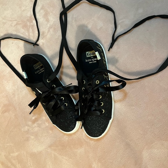 NWT- 👼🏻GIRLS KEDS BY KATE SPADE SHOES. (BLACK, GLITTER)🎁🫶🏻👼🏻US SIZE 1 - Picture 2 of 4